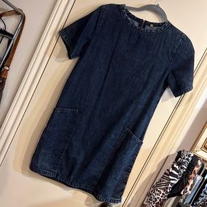 Topshop denim dress with short sleeves and pockets. Size 4